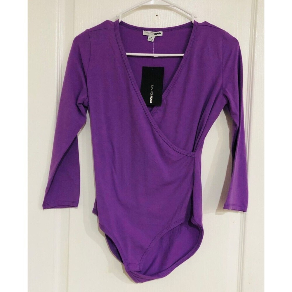 Fashion Nova Women's Bodysuit V-Neck Long Sleeve Purple Size Medium NWT
